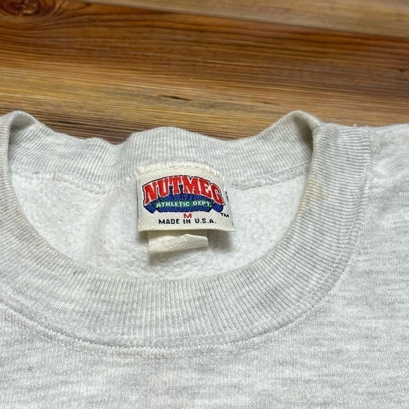 Cheers Vintage Nutmeg Crewneck Sweatshirt America’s Favorite Pub - Picture 3 of 10